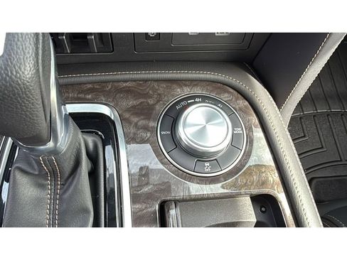 Used 2023 Nissan Armada Platinum AWD/4WD image 26