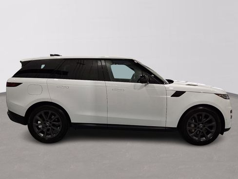 Certified 2025 Land Rover Range Rover Sport image 5