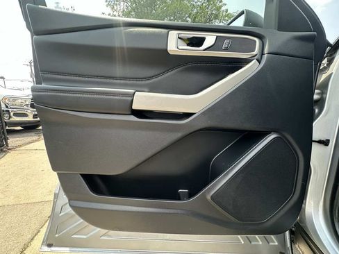 Used 2020 Ford Explorer XLT w/ Equipment Group 202A AWD/4WD image 24