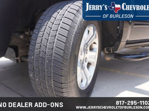 Used 2017 Chevrolet Silverado 1500 LT w/ LT Eassist Package RWD image 11