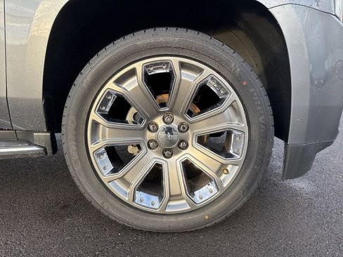 Used 2019 GMC Yukon SLT image 9