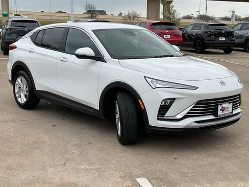 Used 2025 Buick Envista Preferred image 4