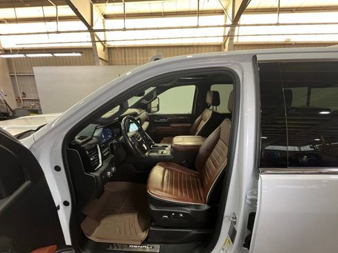 Used 2024 GMC Sierra 2500 Denali Ultimate image 15