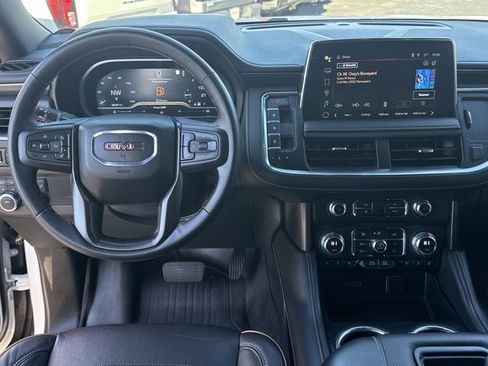 Used 2023 GMC Yukon XL AT4 w/ AT4 Premium Package image 9
