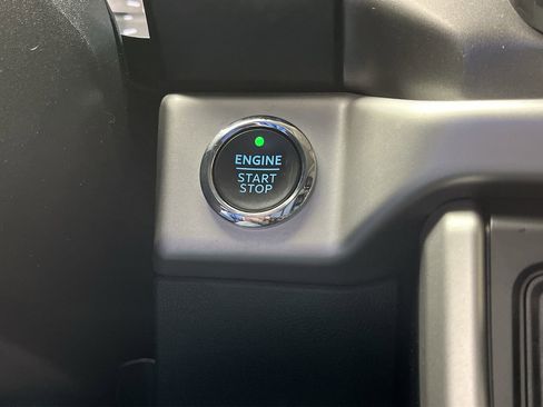 Certified 2023 Ford Expedition XLT image 25