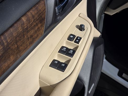 Used 2017 Subaru Outback 2.5i Limited image 18