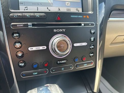 Used 2018 Ford Explorer Limited w/ Equipment Group 301A FWD image 46