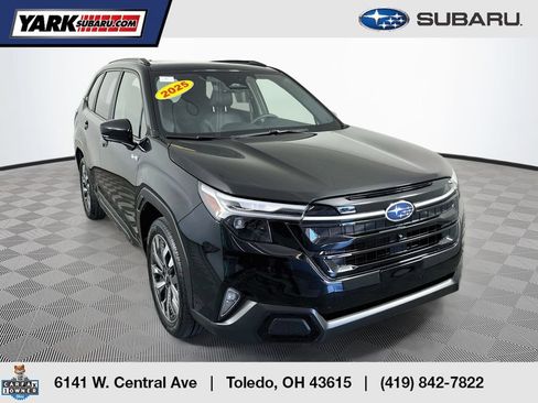 Used 2025 Subaru Forester Touring AWD/4WD image 1