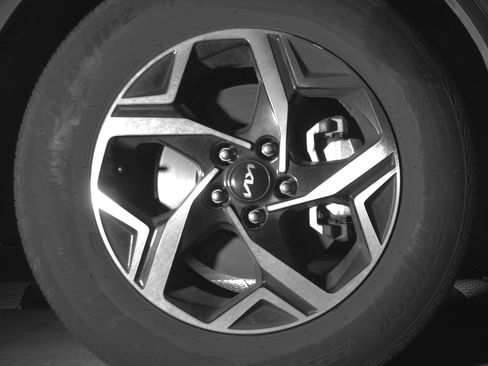 Used 2025 Kia Sportage LX image 13