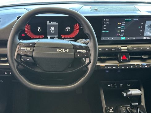Used 2025 Kia K4 FWD image 15