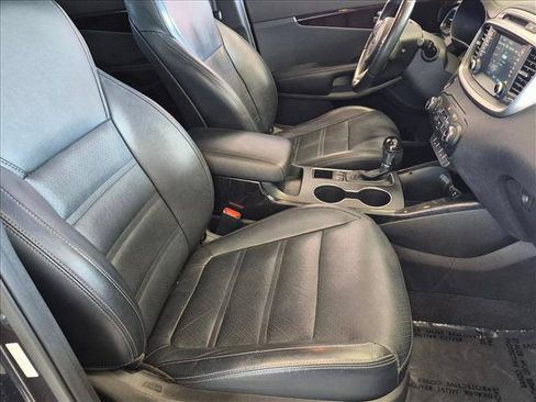 Used 2018 Kia Sorento EX FWD image 19