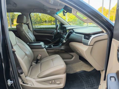 Used 2018 Chevrolet Suburban LT image 17