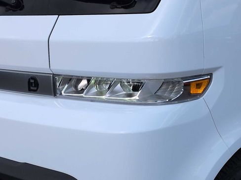 Used 2024 Chevrolet Brightdrop 400 w/ Commercial Equipment Package AWD/4WD image 11