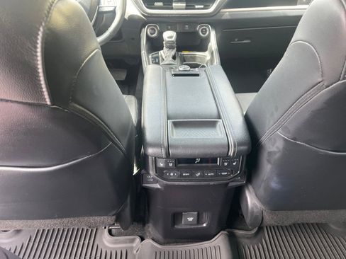 Used 2024 Toyota Grand Highlander Platinum image 36