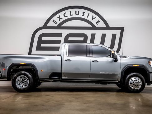 Used 2024 GMC Sierra 3500 Denali Ultimate AWD/4WD image 9