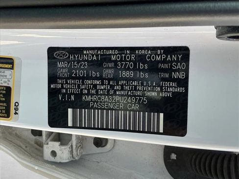 Used 2023 Hyundai Venue Limited image 15