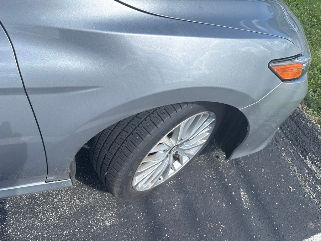 Used 2018 Toyota Camry XLE FWD image 10