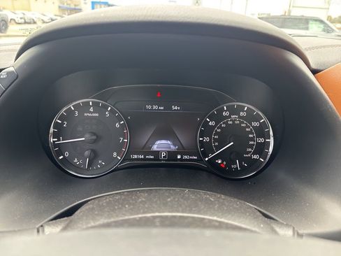 Used 2022 INFINITI QX80 Sensory w/ Cargo Package image 11