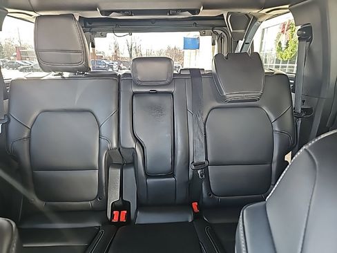 Used 2025 Ford Bronco Outer Banks image 10