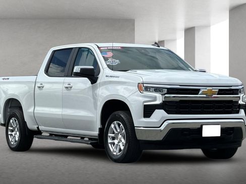 Used 2025 Chevrolet Silverado 1500 LT AWD/4WD image 2