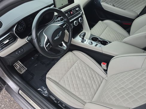 Used 2023 Genesis G70 3.3T w/ Sport Prestige Package RWD image 15