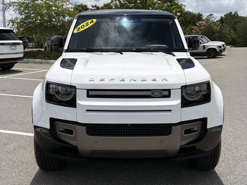 Used 2024 Land Rover Defender 110 X-Dynamic SE AWD/4WD image 8