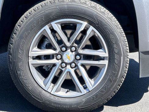 Used 2022 Chevrolet Colorado W/T w/ Custom Special Edition image 39