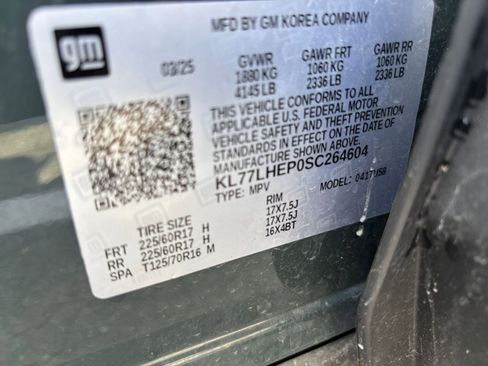 Used 2025 Chevrolet Trax LT image 28