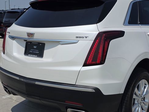 Certified 2025 Cadillac XT5 Luxury w/ LPO, Floor Liner Package FWD image 11