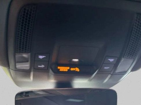 Used 2022 Porsche Taycan RWD image 20