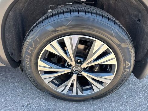 Certified 2021 Nissan Rogue SV AWD/4WD image 32