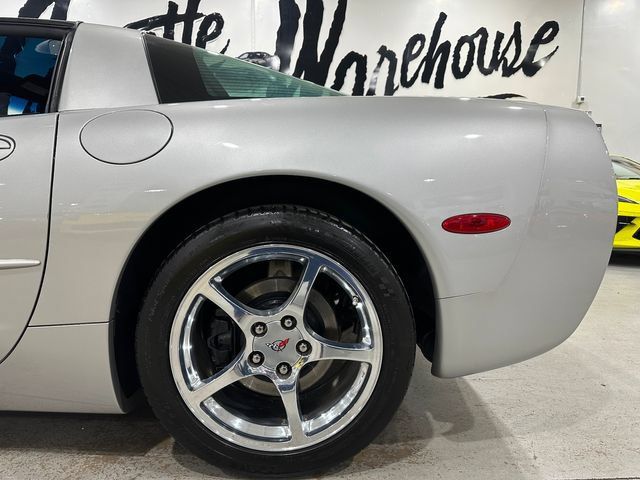 Used 2004 Chevrolet Corvette Coupe w/ Preferred Equipment Group RWD image 25
