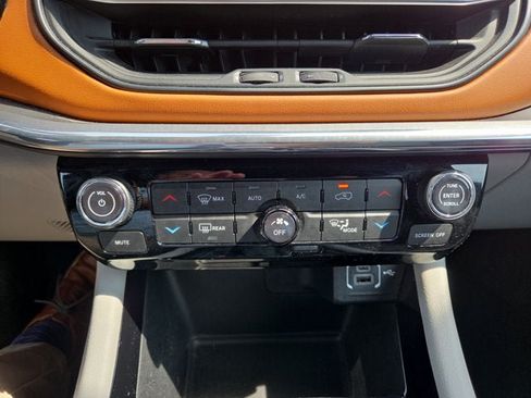Used 2023 Jeep Compass Limited AWD/4WD image 18