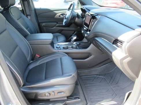 Used 2023 Chevrolet Traverse Premier w/ Redline Edition image 11