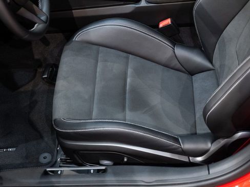 Used 2023 Porsche 911 GT3 RWD image 18