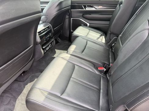 Used 2022 Jeep Wagoneer Series I w/ Convenience Group I AWD/4WD image 11