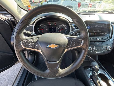Used 2025 Chevrolet Malibu LT FWD image 14