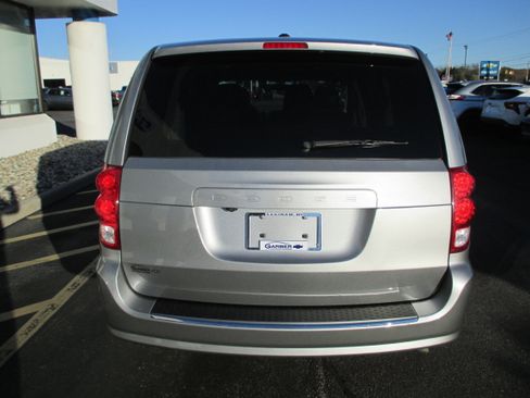 Used 2017 Dodge Grand Caravan SE w/ Power Window Group image 3