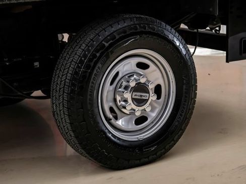 Used 2022 Ford F250 XL w/ Power Equipment Group AWD/4WD image 64