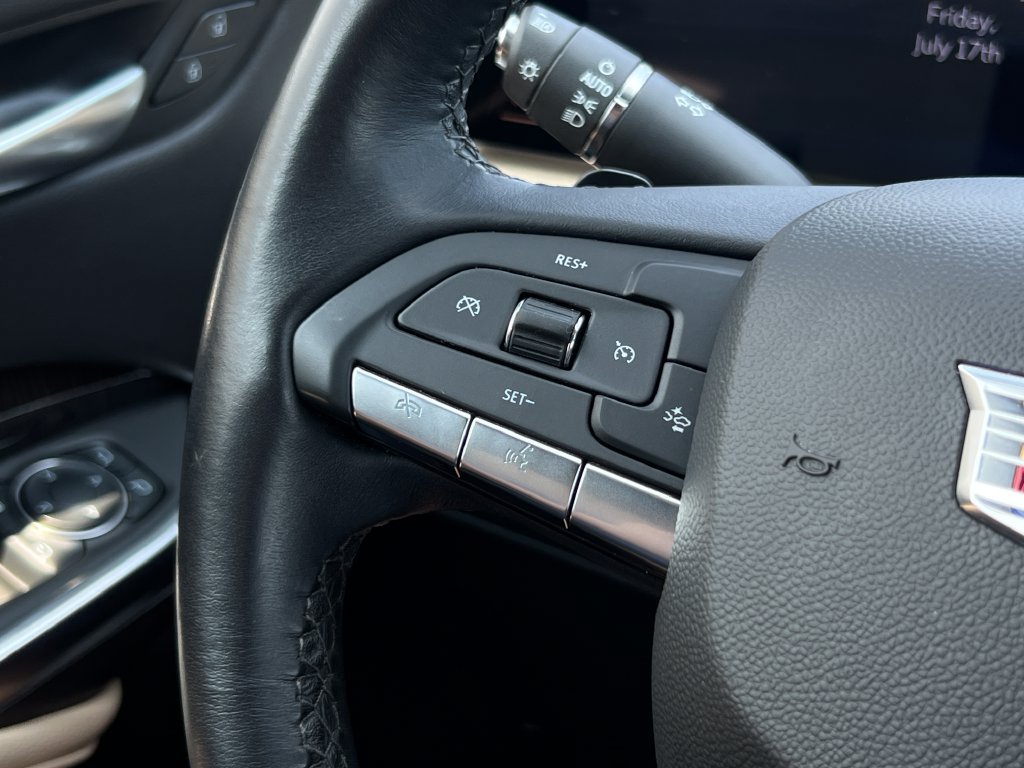 Used 2025 Cadillac XT4 Premium Luxury FWD image 30