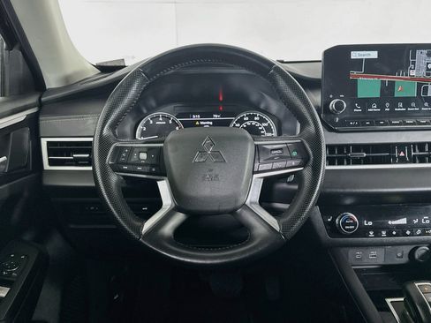 Used 2024 Mitsubishi Outlander SE FWD image 18