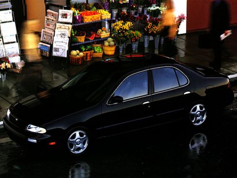 Used 1997 Nissan Altima XE image 1
