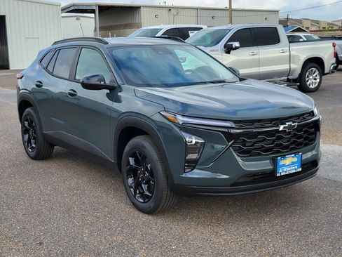 New 2026 Chevrolet Trax LT w/ Midnight Edition FWD image 7