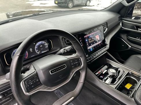 Used 2023 Jeep Wagoneer Series II image 26