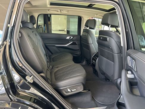 Used 2025 BMW X7 xDrive40i image 27