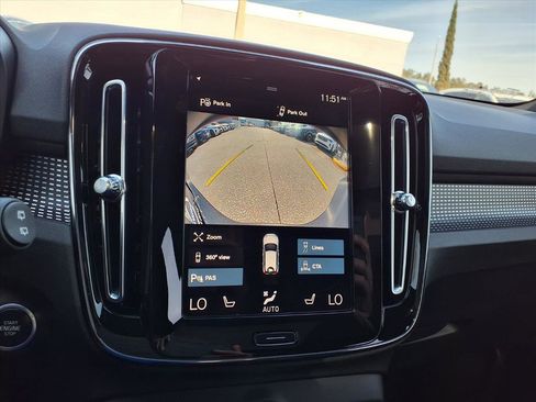 Used 2021 Volvo XC40 T5 R-Design w/ Advanced Package image 27