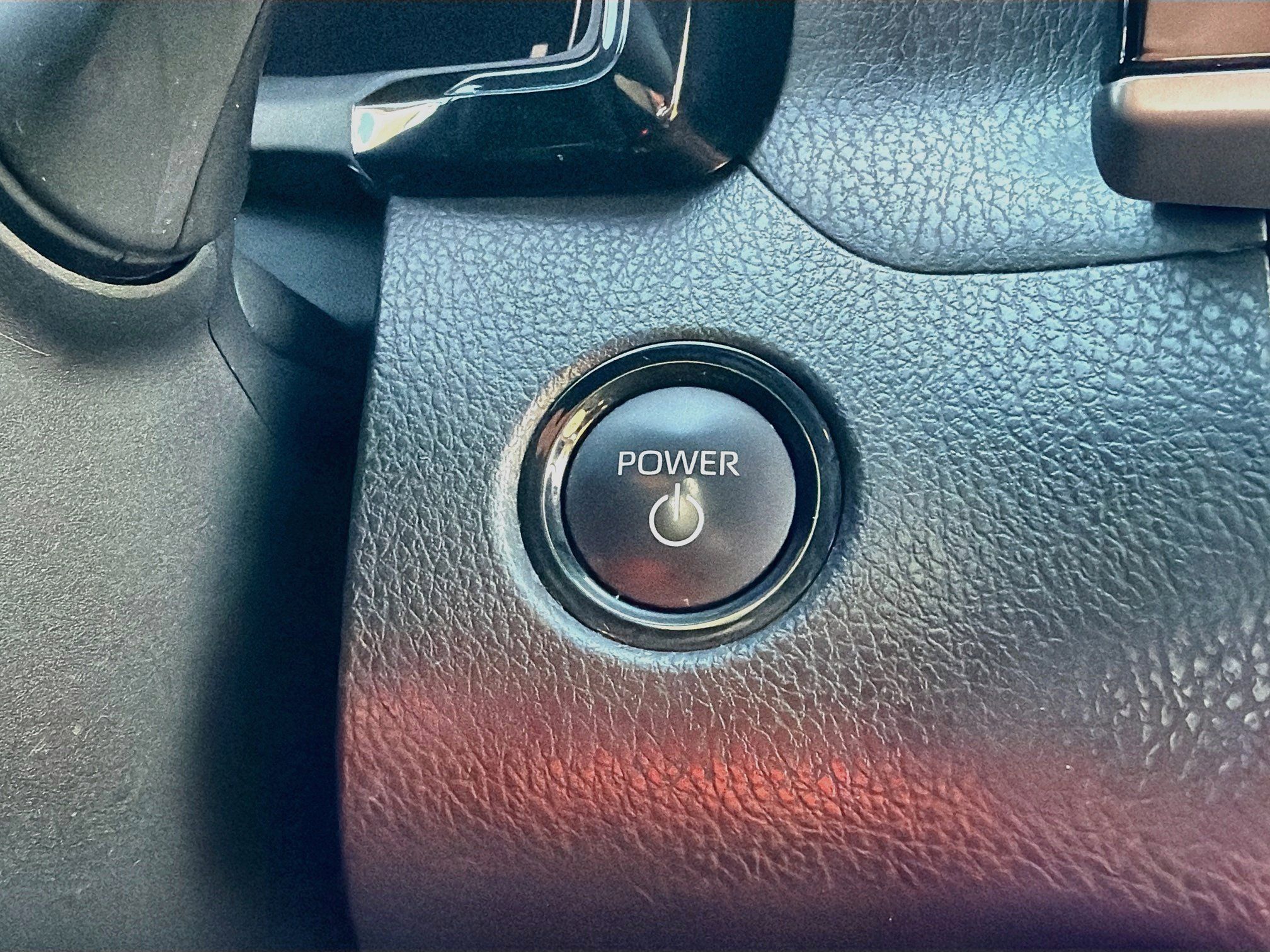 Used 2025 Toyota Camry SE FWD image 14
