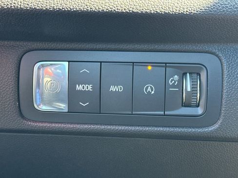 Used 2024 Chevrolet Traverse RS AWD/4WD image 36