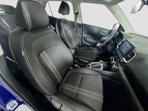 Used 2025 Hyundai Venue SEL FWD image 28