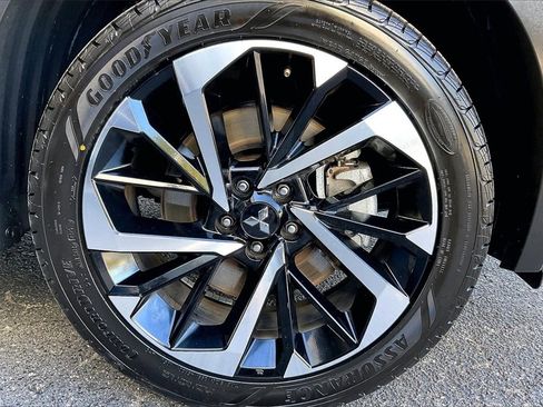 Used 2024 Mitsubishi Outlander SE image 35